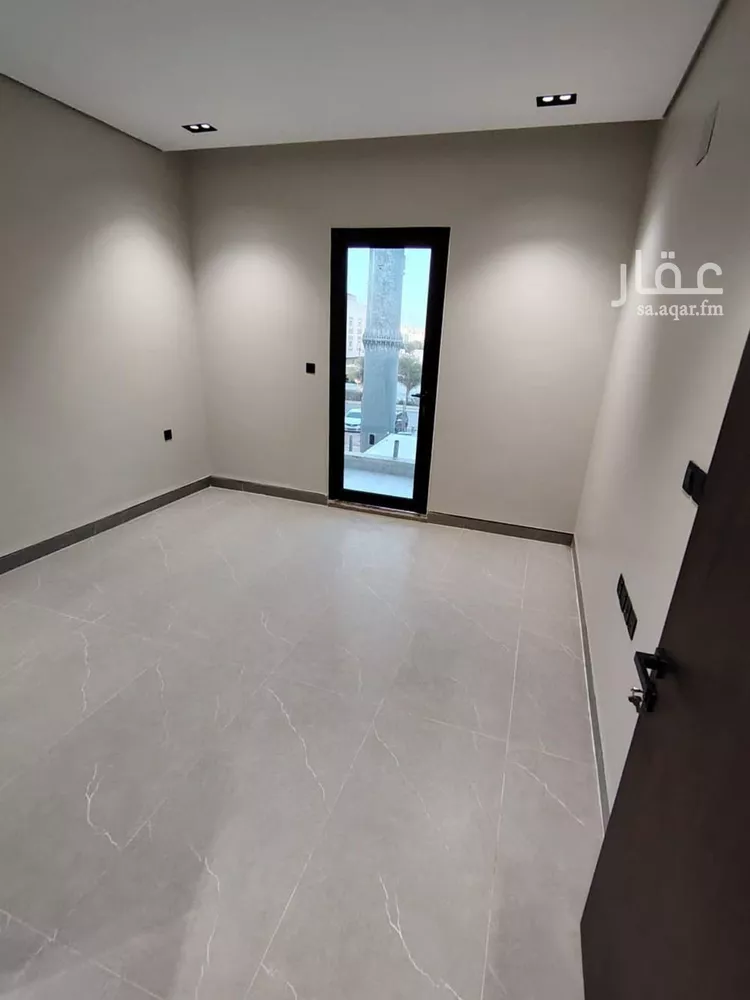 دور للبيع في شارع العينين, حي إشبيلية, مدينة الرياض, منطقة الرياض صورة 2