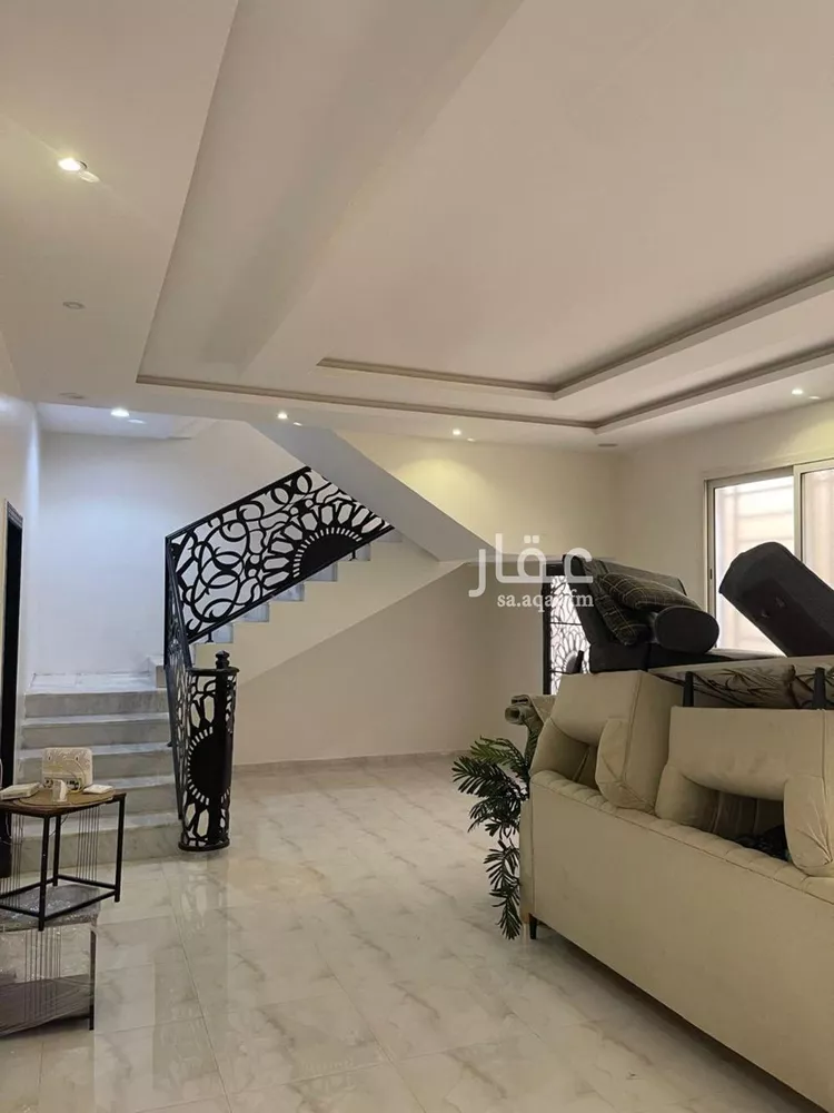 فيلا للبيع في شارع عبدالله الدارمي, حي عكاظ, مدينة الرياض, منطقة الرياض صورة 5