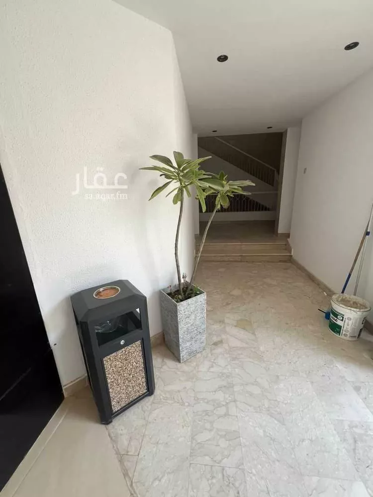 مكتب تجاري للإيجار في شارع التخصصي, حي المعذر الشمالي, مدينة الرياض, منطقة الرياض