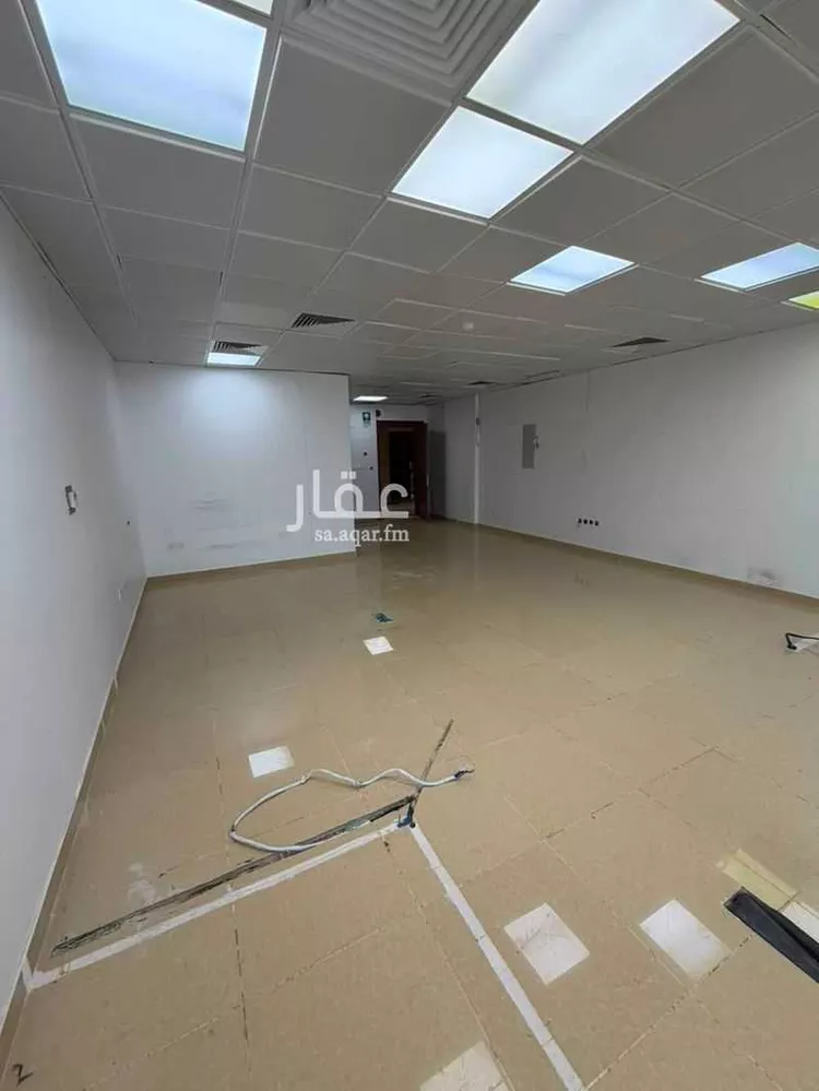 مكتب تجاري للإيجار في شارع طريق عثمان بن عفان الفرعي, حي التعاون, مدينة الرياض, منطقة الرياض صورة 2