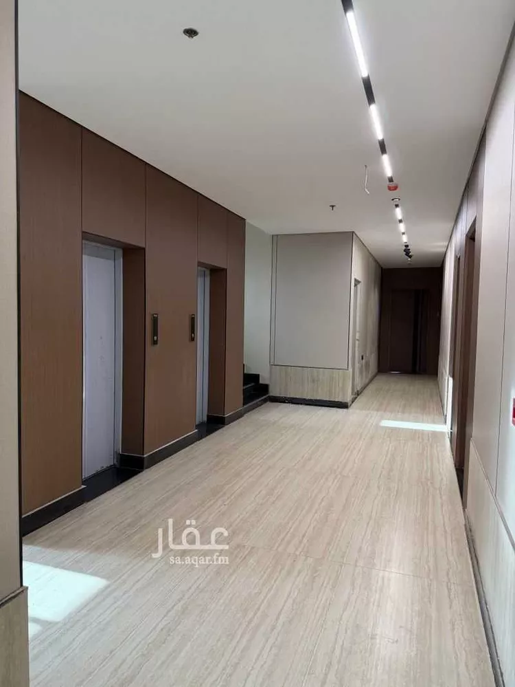 مكتب تجاري للإيجار في طريق الملك فهد ، حي الشاطئ ، جازان ، منطقة جازان