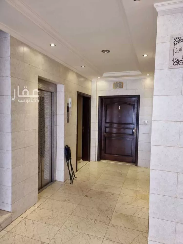 عمارة للبيع في شارع الظاهر بيبرس, حي بنى حارثة, مدينة المدينة المنورة, منطقة المدينة المنورة 8