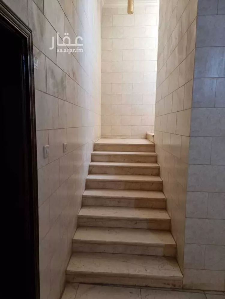 عمارة للبيع في شارع الظاهر بيبرس, حي بنى حارثة, مدينة المدينة المنورة, منطقة المدينة المنورة 7