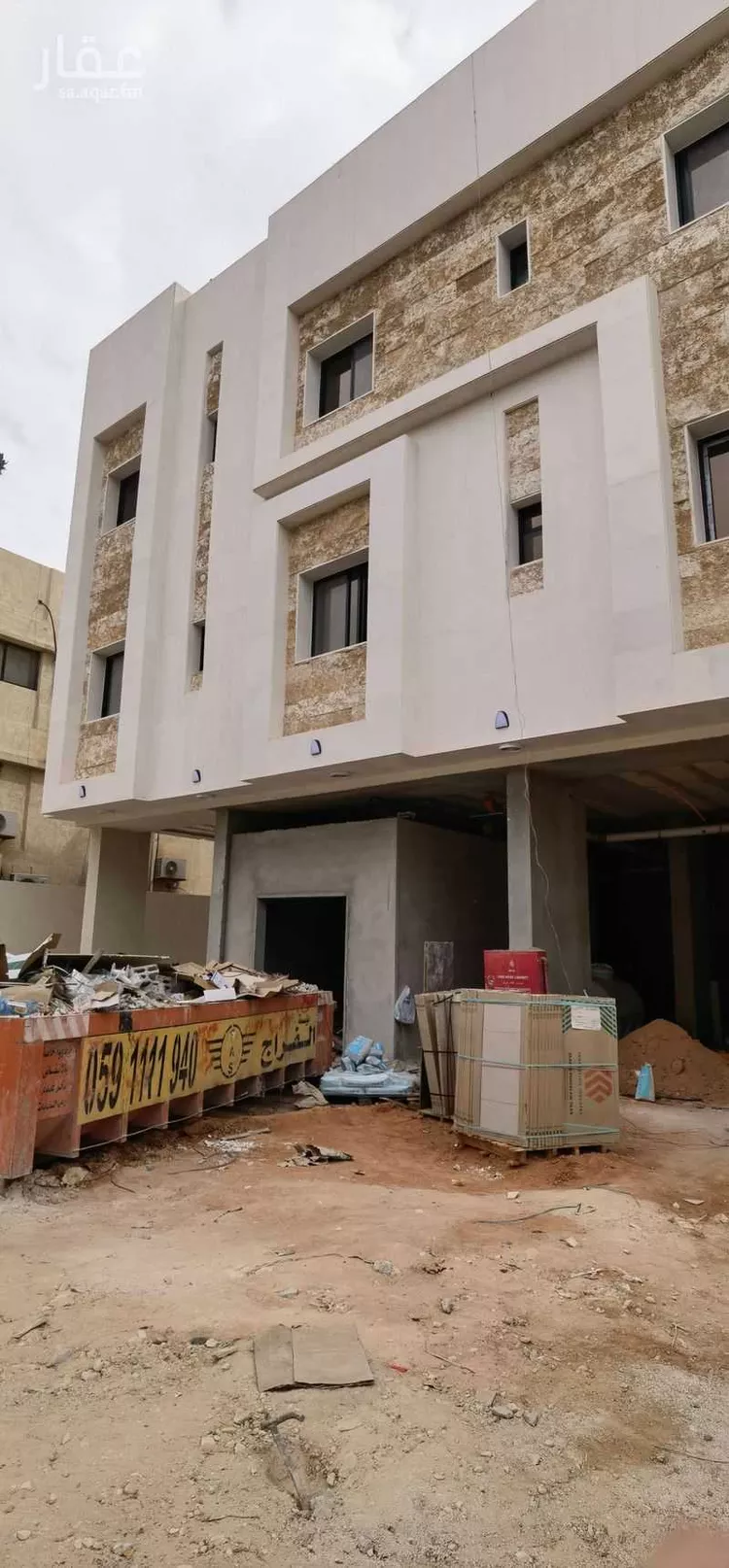 عمارة للبيع في شارع المهندس مساعد العنقري, حي الورود, مدينة الرياض, منطقة الرياض صورة 2