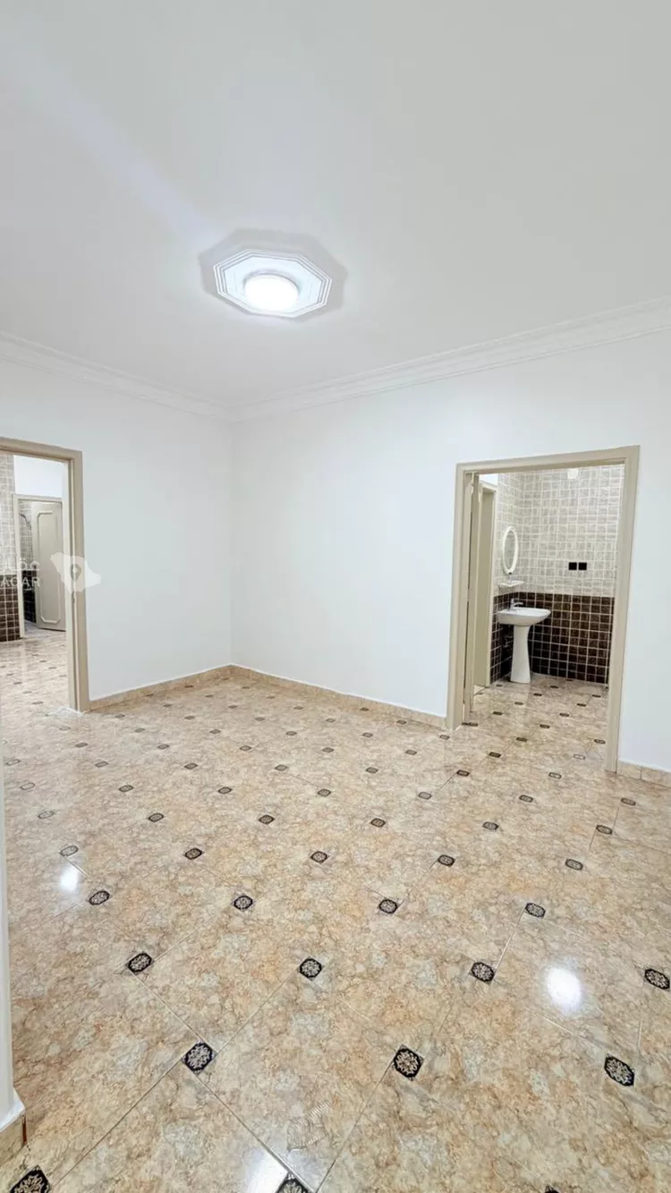 Floor for Rent in Riyadh King Faisal 7