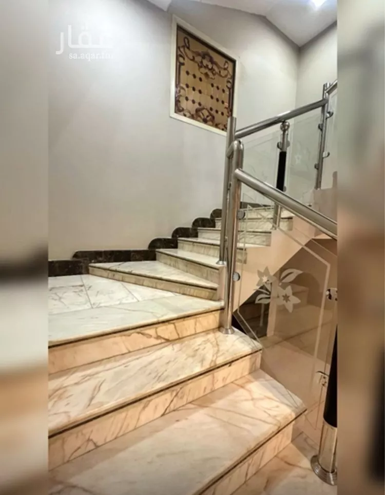 فيلا للبيع في شارع نويعمه, حي اليرموك, مدينة الرياض, منطقة الرياض صورة 2