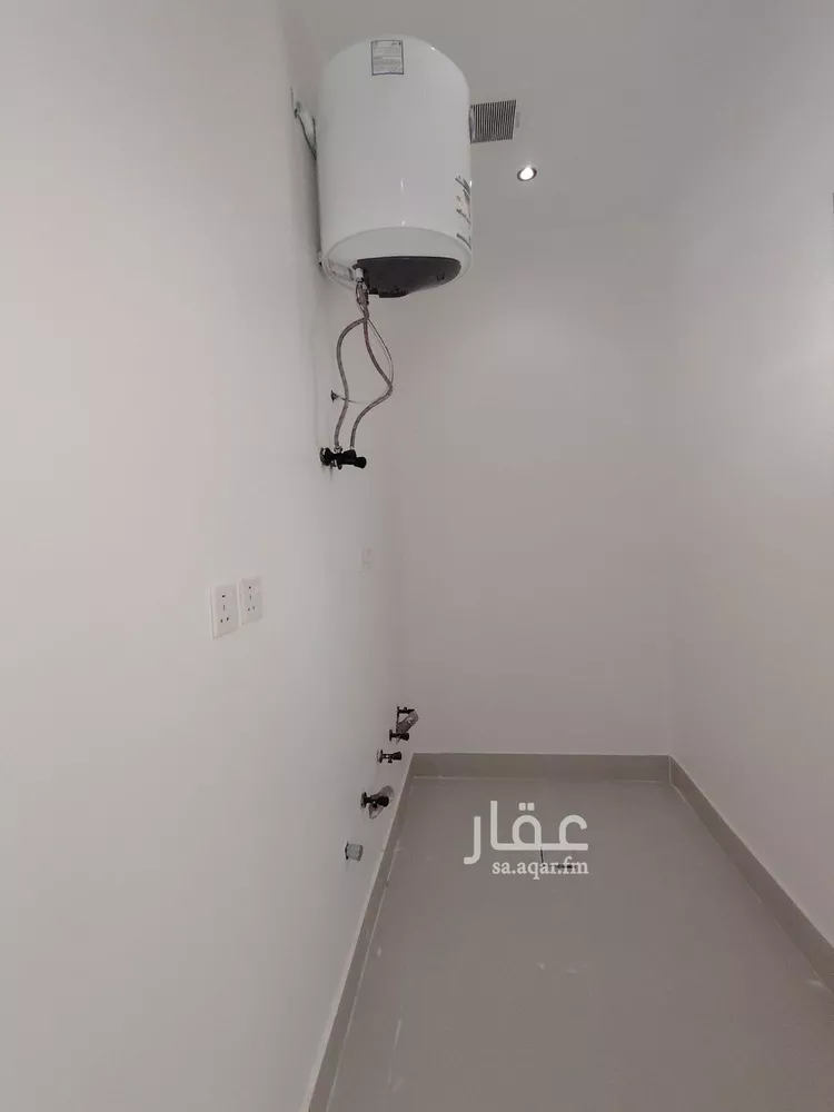 فيلا للبيع في شارع محمد الموصلي, حي العريجاء الغربي, مدينة الرياض, منطقة الرياض صورة 4