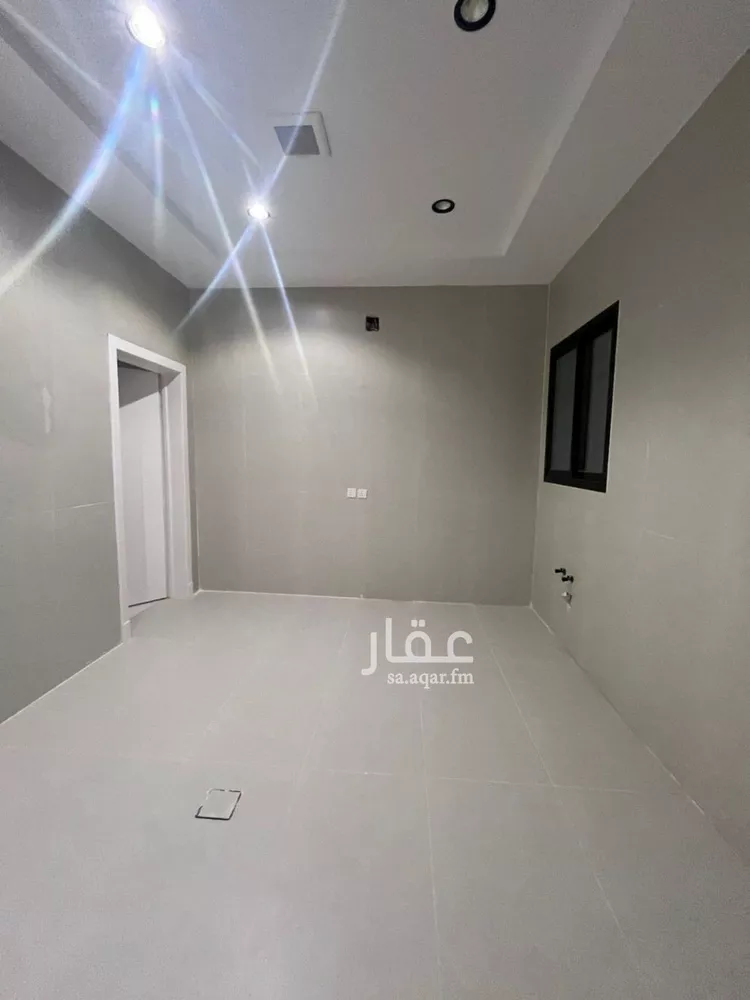 فيلا للبيع في شارع عبدالرحمن بن مفيريج, حي العريجاء الأوسط, مدينة الرياض, منطقة الرياض 8