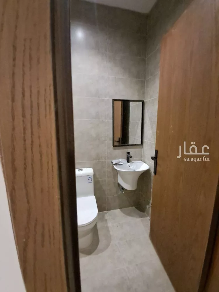 دور للبيع في شارع عبدالحي كمال, حي طويق, مدينة الرياض, منطقة الرياض 18