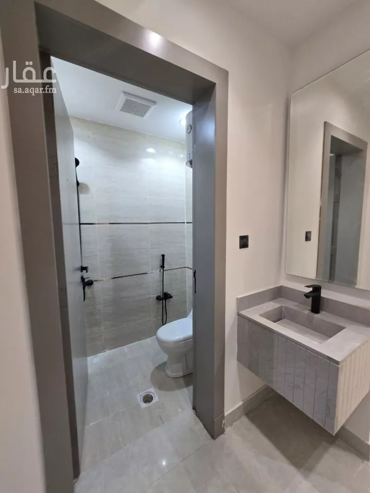 دور للبيع في شارع حصين بن حدير, حي بدر, مدينة الرياض, منطقة الرياض صورة 2