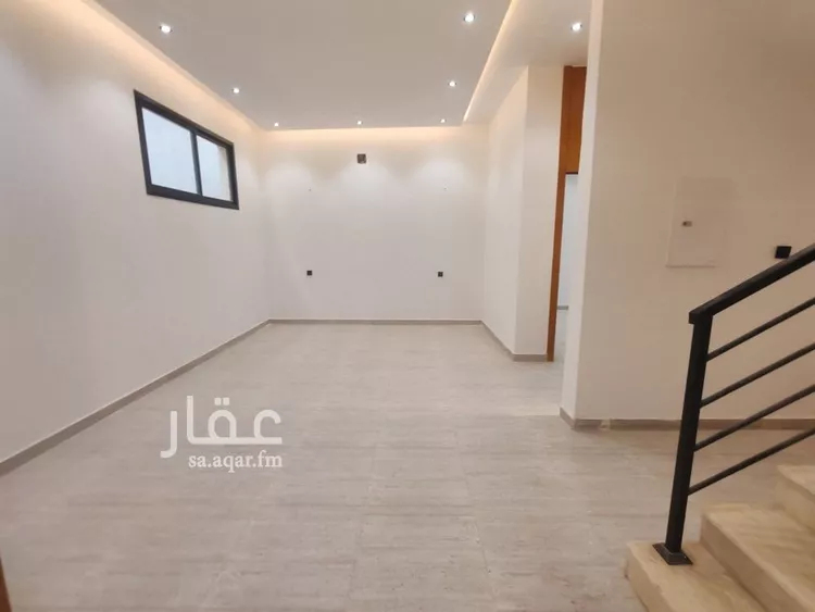 فيلا للبيع في شارع حسين الأبريقي, حي عكاظ, مدينة الرياض, منطقة الرياض صورة 2