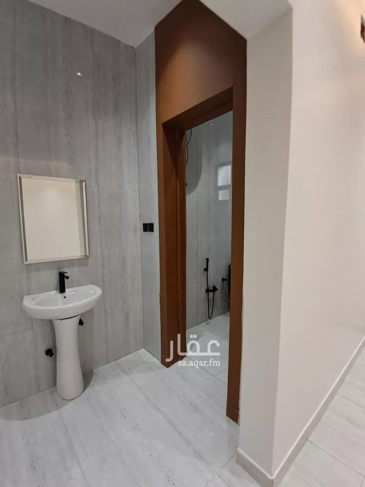 Floor for Sale in Riyadh Tuwaiq 16