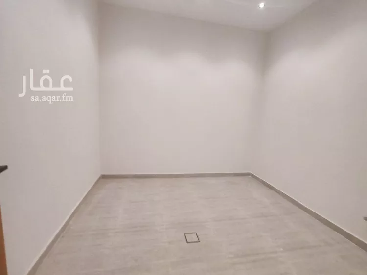 فيلا للبيع في شارع حسين الأبريقي, حي عكاظ, مدينة الرياض, منطقة الرياض صورة 3