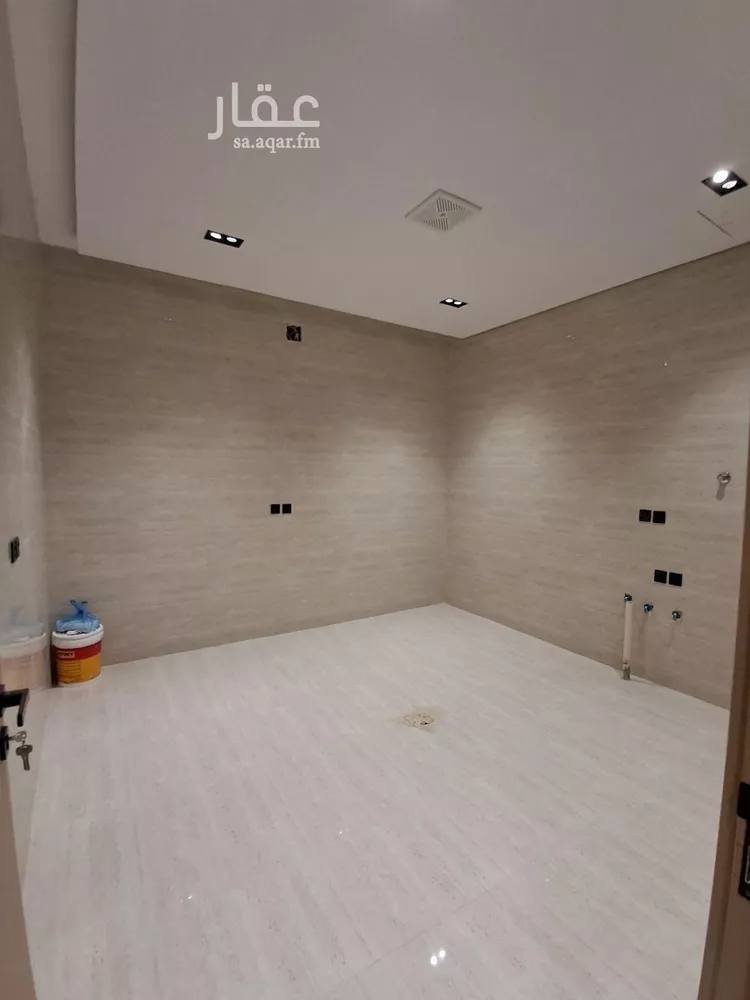 Floor for Sale in Riyadh Tuwaiq 18