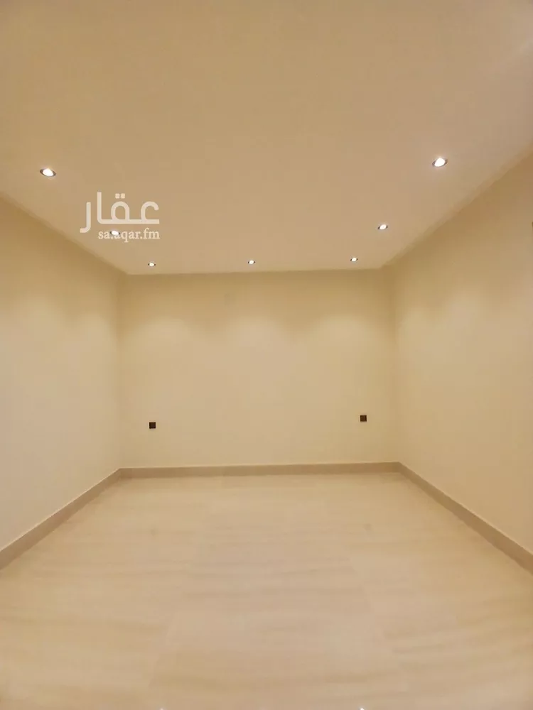 فيلا للبيع في شارع عبدالرحمن بن مفيريج, حي العريجاء الأوسط, مدينة الرياض, منطقة الرياض صورة 2