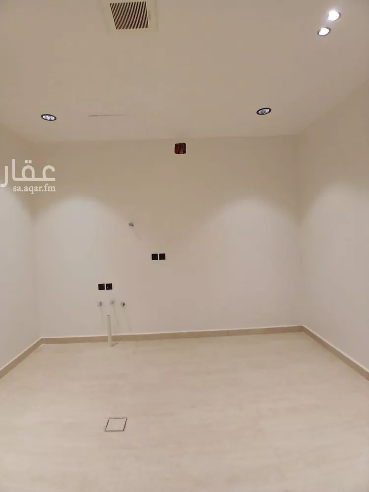 فيلا للبيع في شارع صاعد بن رجاء, حي العريجاء الأوسط, مدينة الرياض, منطقة الرياض صورة 2