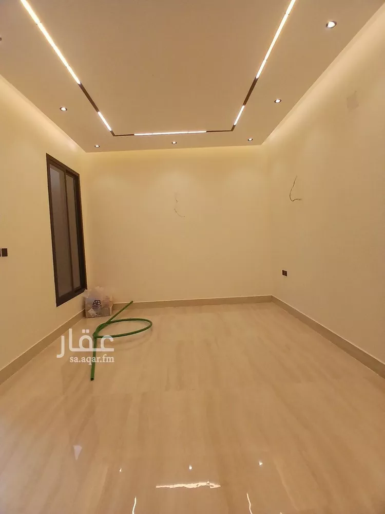 فيلا للبيع في شارع عبدالرحمن بن مفيريج, حي العريجاء الأوسط, مدينة الرياض, منطقة الرياض صورة 5