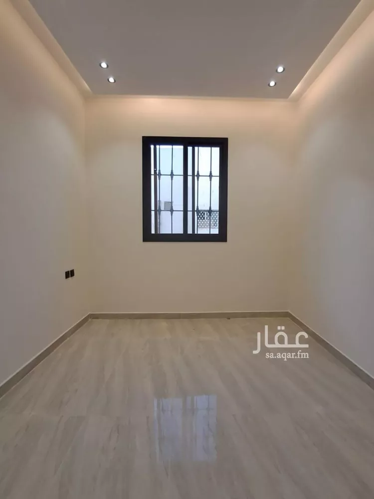 فيلا للبيع في شارع صاعد بن رجاء, حي العريجاء الأوسط, مدينة الرياض, منطقة الرياض صورة 2