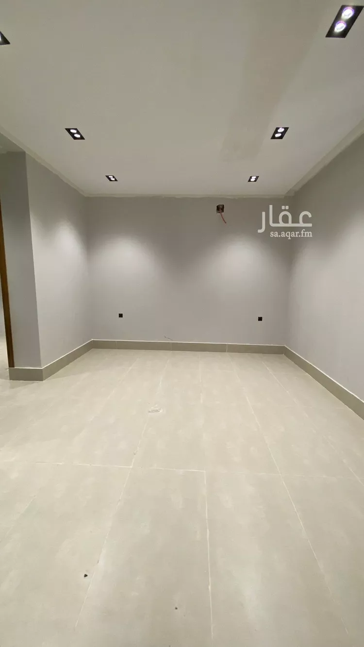 فيلا للبيع في شارع حسين الأبريقي, حي عكاظ, مدينة الرياض, منطقة الرياض صورة 4