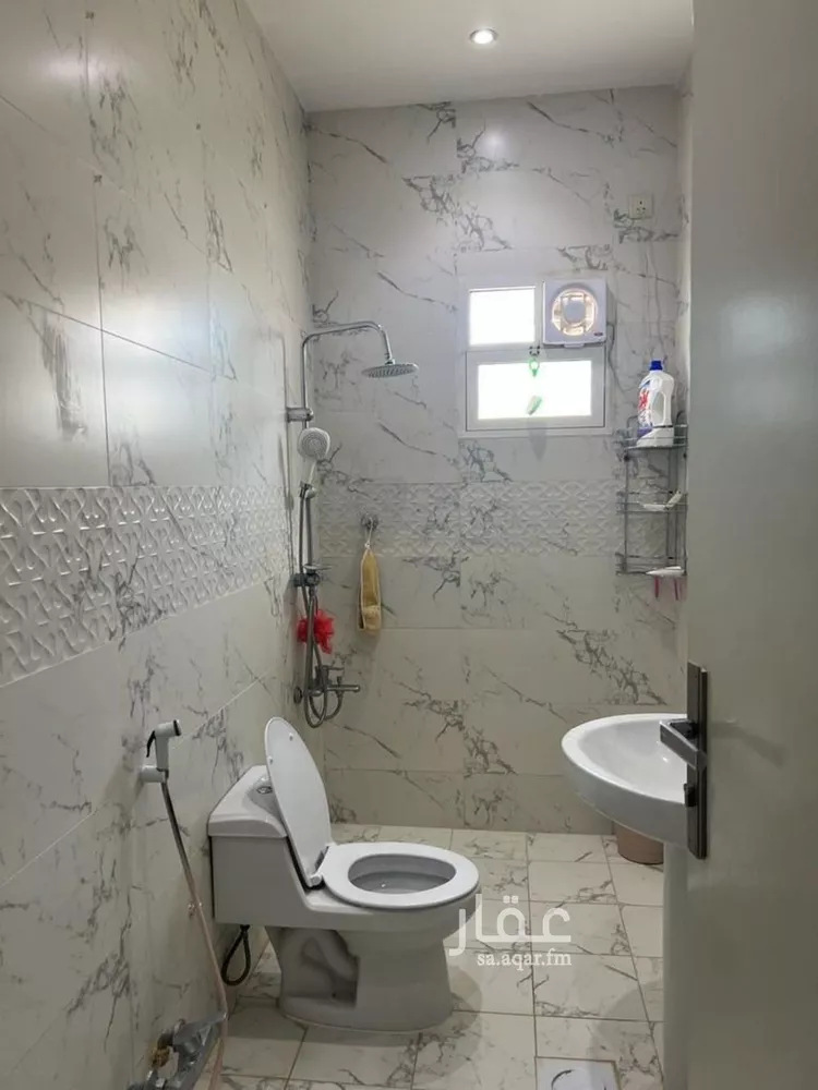 فيلا للبيع في شارع عبدالغني بن سلام, حي الملك فيصل, مدينة الرياض, منطقة الرياض صورة 5