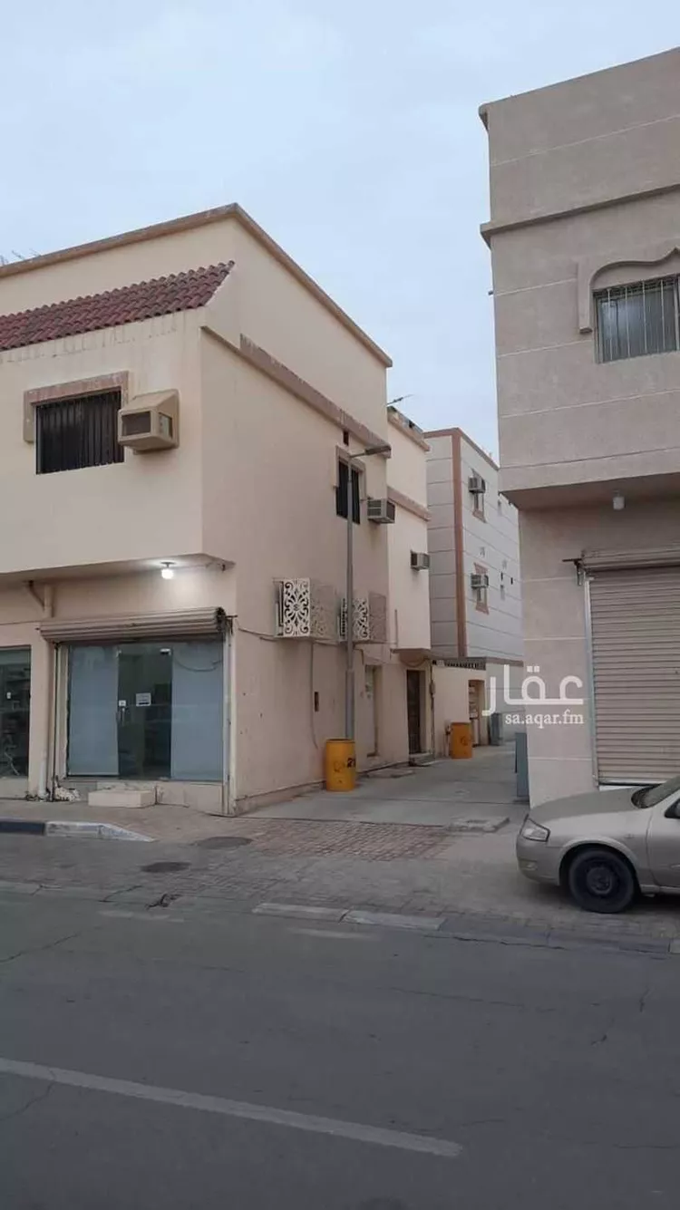 عمارة للبيع في شارع القطيف, حي المدينة, مدينة بقيق, المنطقة الشرقية صورة 3