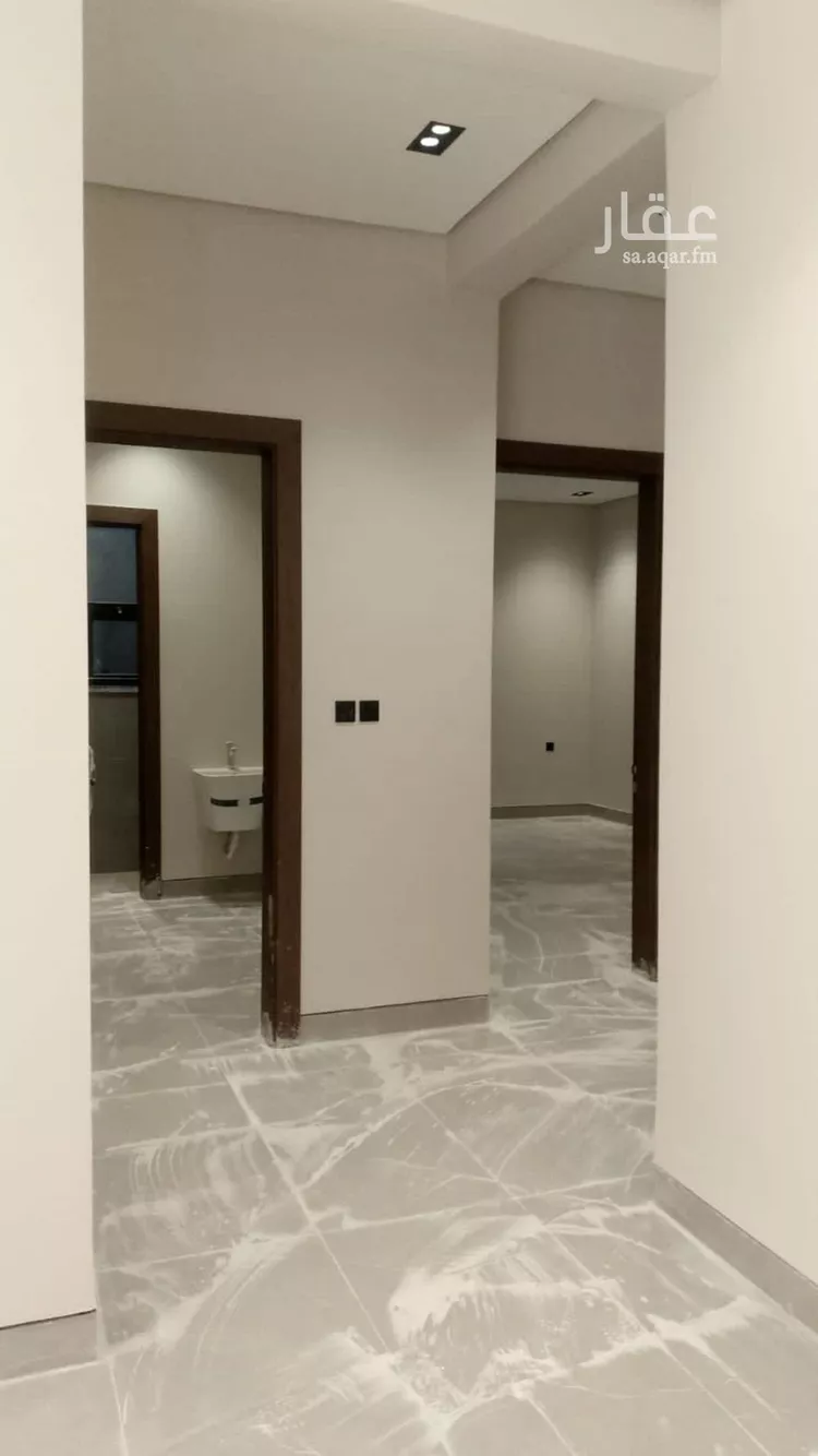 دور للبيع في شارع العينين, حي إشبيلية, مدينة الرياض, منطقة الرياض صورة 5