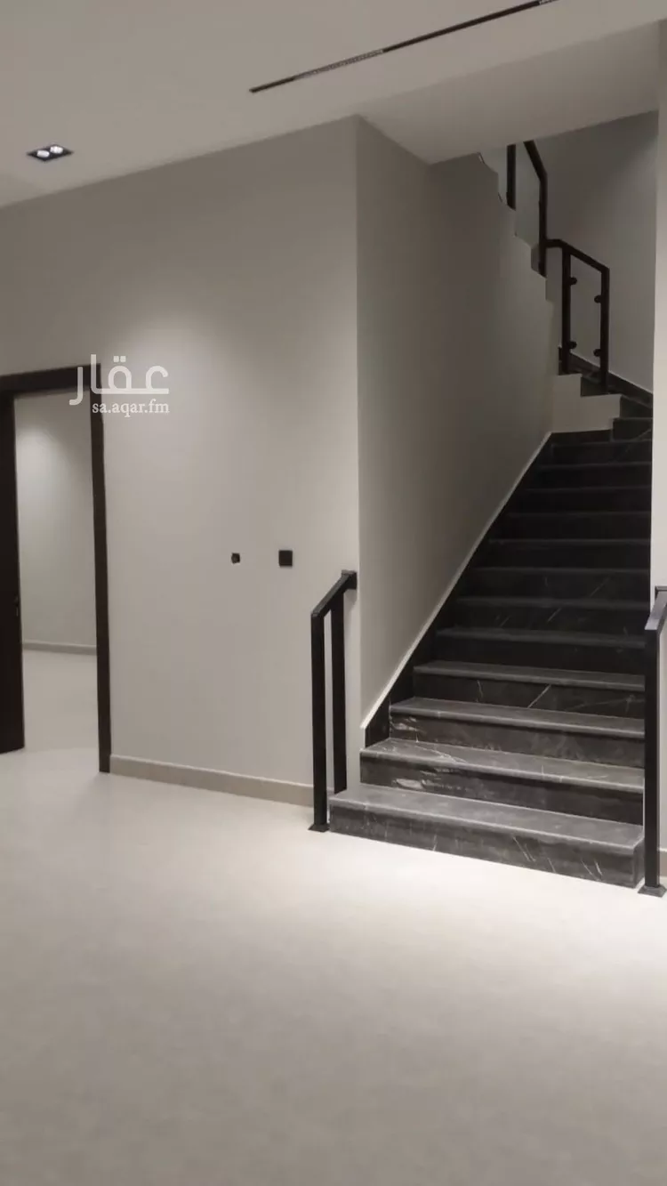 فيلا للبيع في شارع الساحل, حي الرمال, مدينة الرياض, منطقة الرياض صورة 2