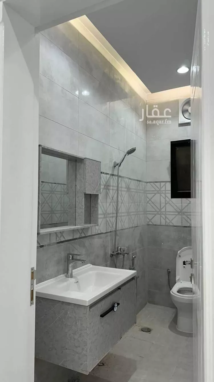 شقة للبيع في شارع عبادة بن سعيد بن عثمان, حي الصناعية, مدينة المدينة المنورة, منطقة المدينة المنورة صورة 3