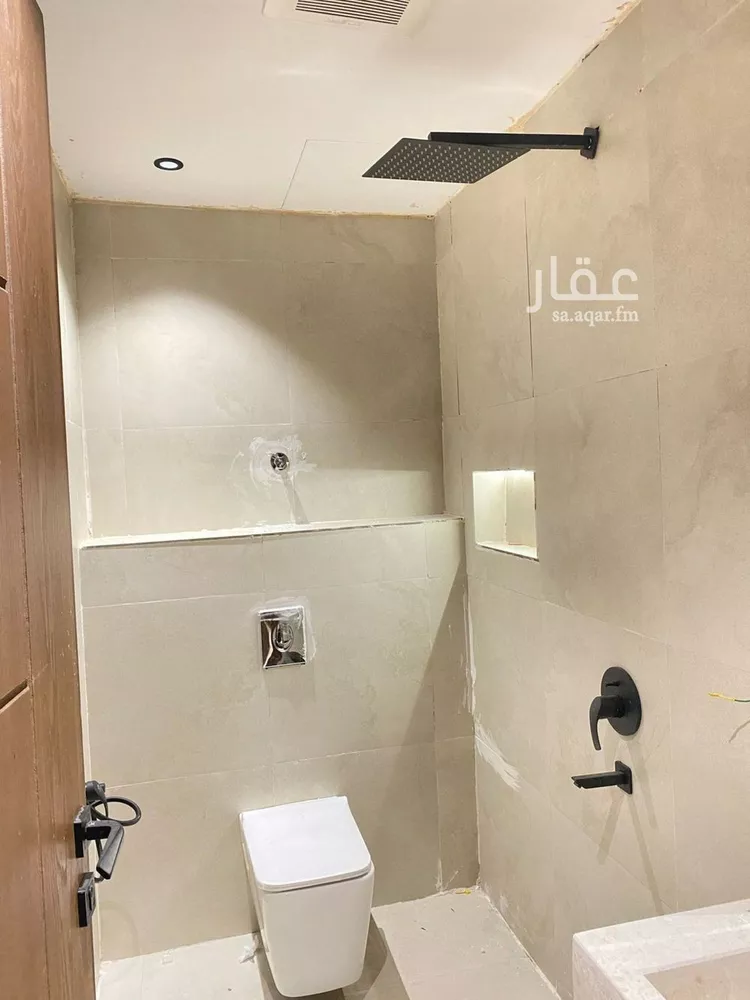 فيلا للبيع في شارع أحمد بن أبي عيسى, حي بدر, مدينة الرياض, منطقة الرياض صورة 5