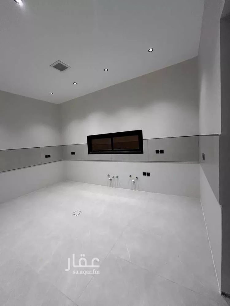 Floor for Rent in Riyadh Al Qadisiyah 12