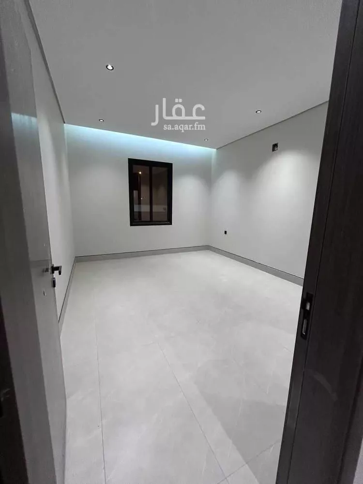 Floor for Rent in Riyadh Al Qadisiyah 9
