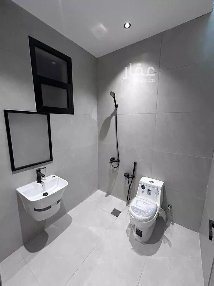 Floor for Rent in Riyadh Al Qadisiyah 8
