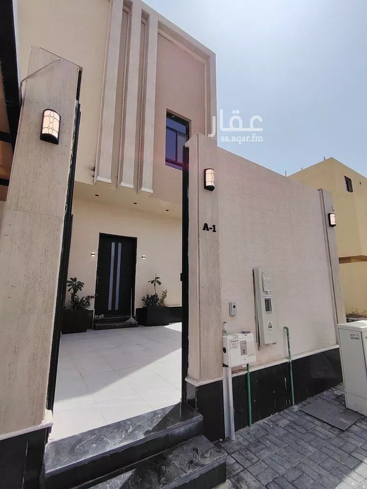 دور للبيع في شارع رقم 302, حي المونسية, مدينة الرياض, منطقة الرياض صورة 4