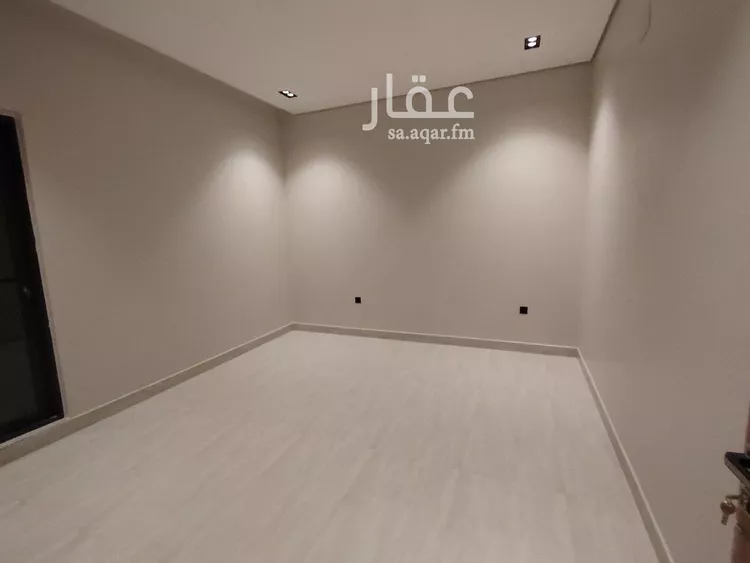 فيلا للبيع في شارع النابغة الغنوي, حي الرمال, مدينة الرياض, منطقة الرياض صورة 2