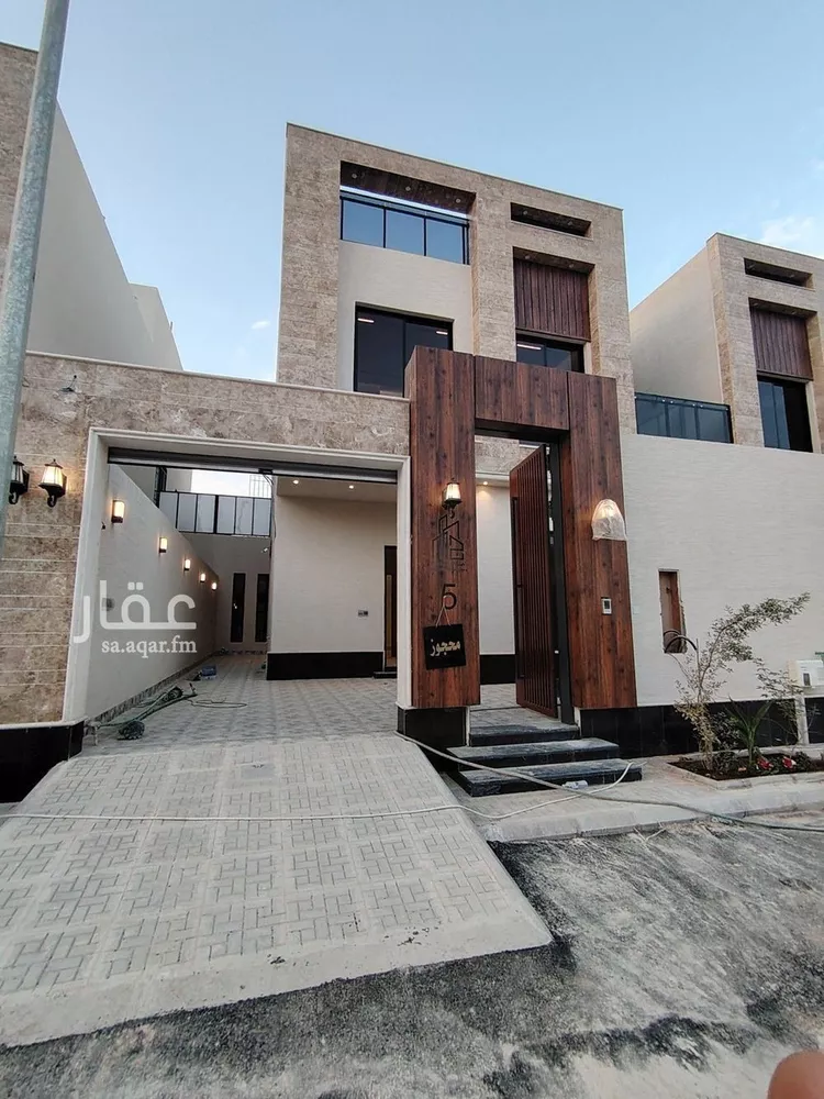 فيلا للبيع في شارع وادي الساحل, حي الرمال, مدينة الرياض, منطقة الرياض