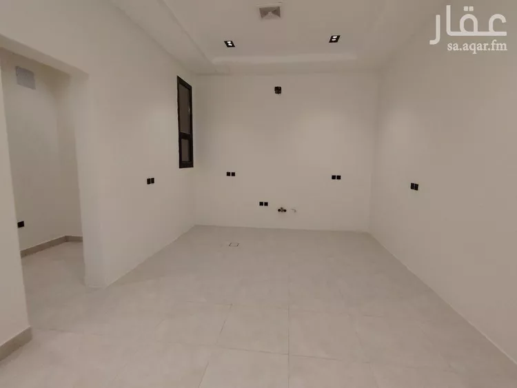 دور للبيع في شارع رقم 302, حي المونسية, مدينة الرياض, منطقة الرياض صورة 2