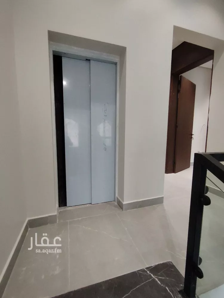 دور للبيع في شارع الغربة, حي إشبيلية, مدينة الرياض, منطقة الرياض صورة 4