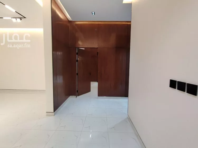 فيلا للبيع في شارع صالح بن محمد الحسني, حي الخليج, مدينة الرياض, منطقة الرياض صورة 2