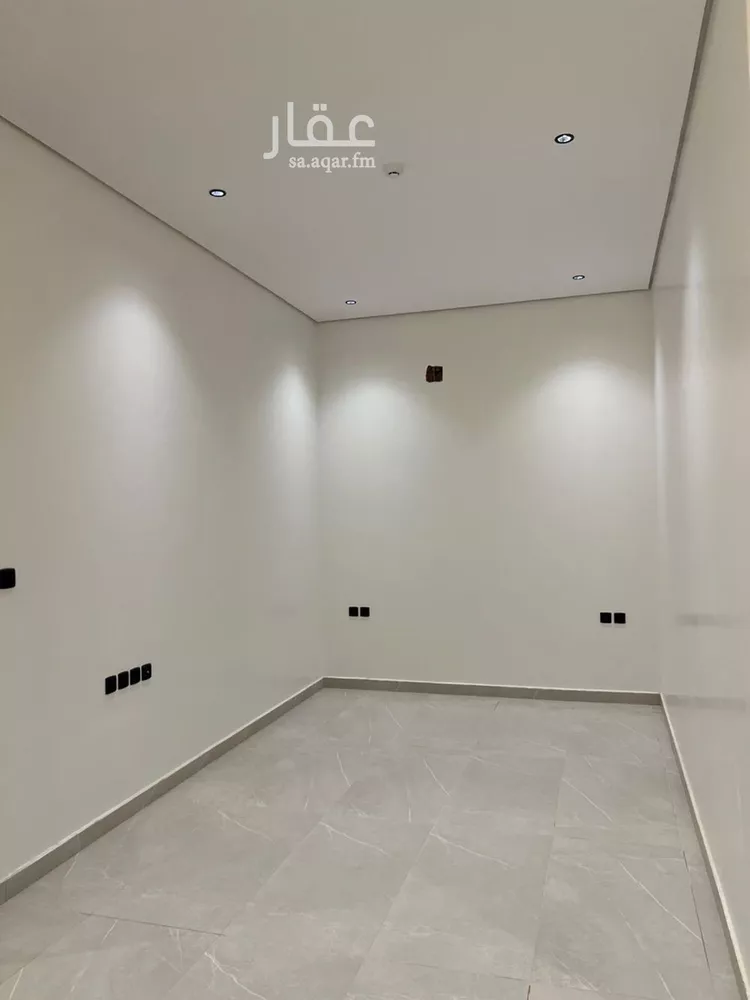 عمارة للإيجار في شارع عثمان بن صدقه, حي طويق, مدينة الرياض, منطقة الرياض 12