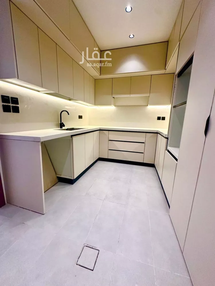 Floor for Sale in Riyadh An Narjis 7