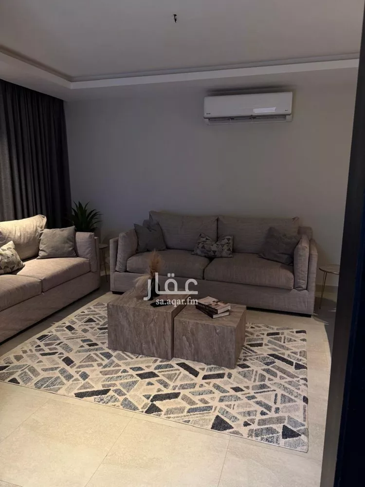 فيلا للإيجار في شارع ابي المكارم بن مفرج, حي عكاظ, مدينة الرياض, منطقة الرياض صورة 2