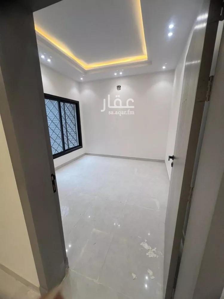 فيلا للإيجار في شارع عبدالكريم بن يوسف الأنصاري, حي بدر, مدينة الرياض, منطقة الرياض صورة 2