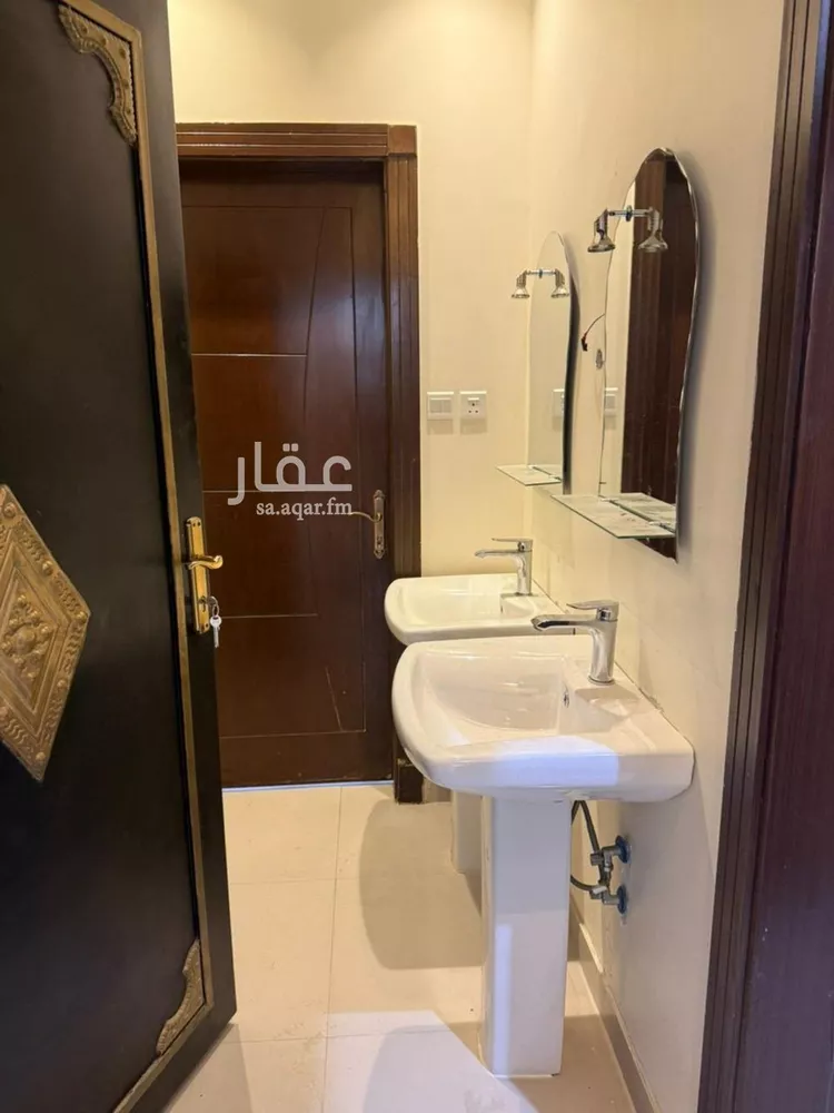 شقة للإيجار في شارع عكرمة بن سليمان, حي عكاظ, مدينة الرياض, منطقة الرياض