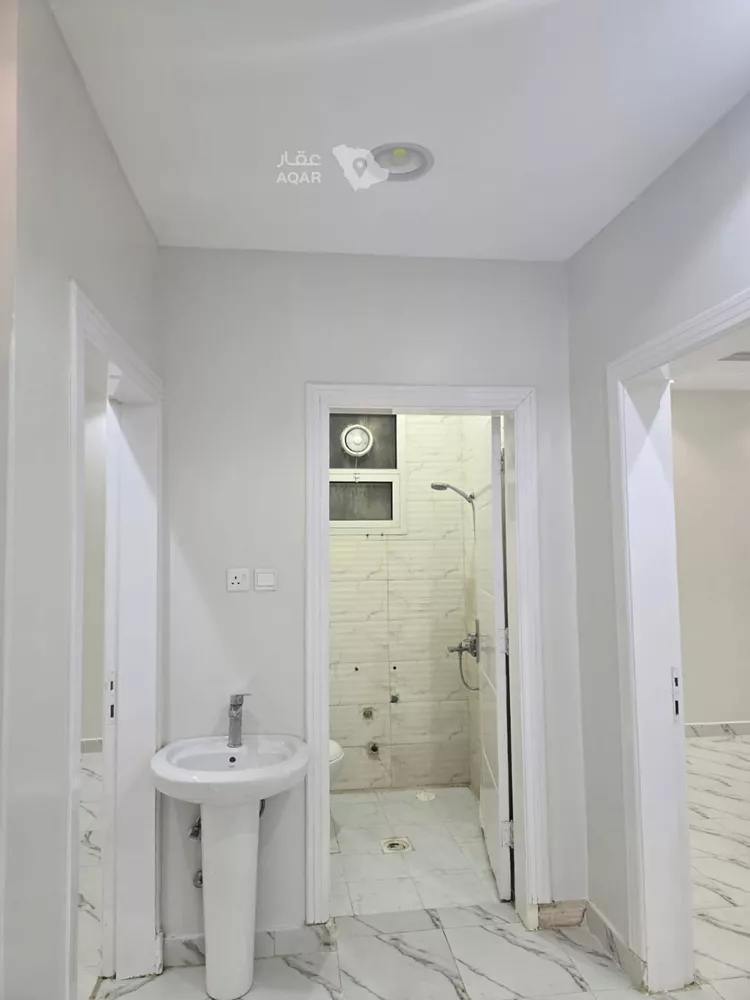 شقة للإيجار في شارع دمنهور, حي عكاظ, مدينة الرياض, منطقة الرياض صورة 3