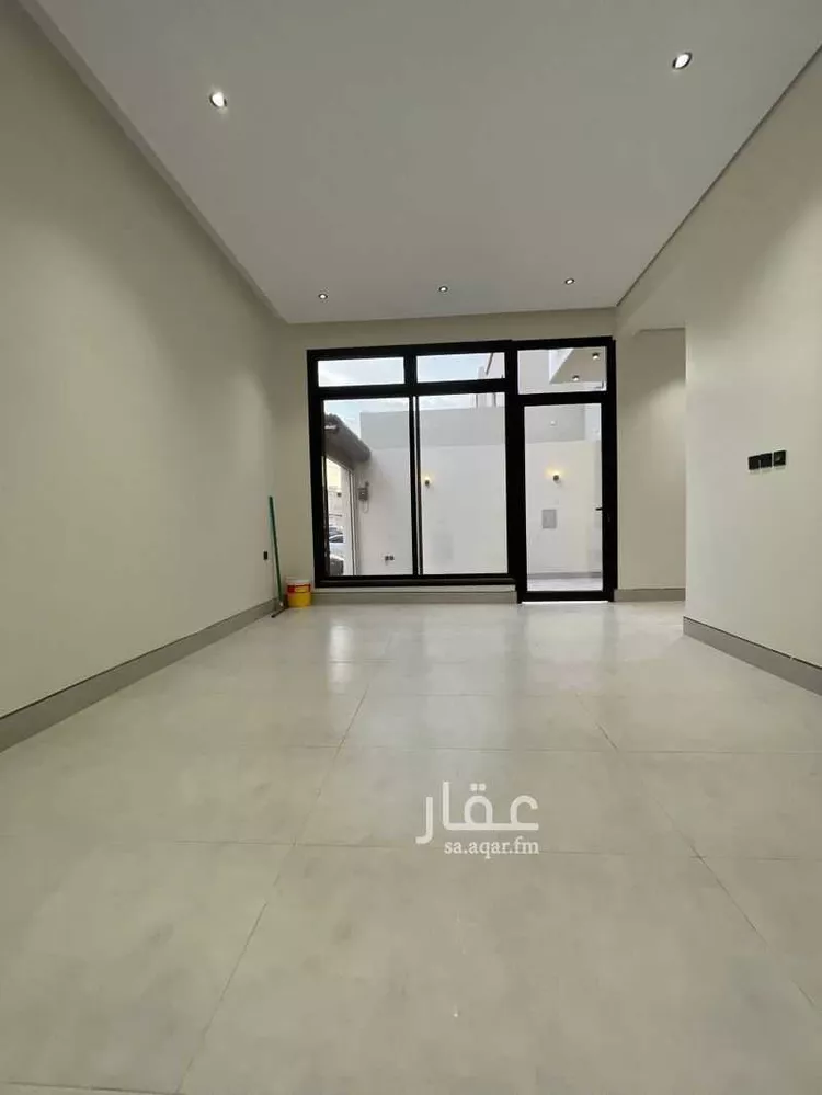 Floor for Sale in Riyadh Ar Rimal 6