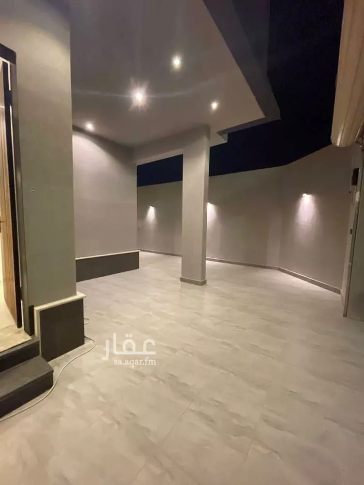 فيلا للبيع في شارع عبيدالله الفقيه, حي الرمال, مدينة الرياض, منطقة الرياض صورة 2