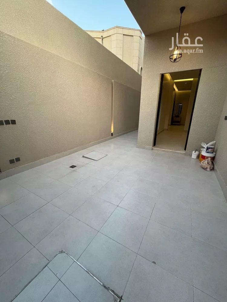 دور للبيع في شارع يثرب, حي شبرا, مدينة الرياض, منطقة الرياض صورة 4