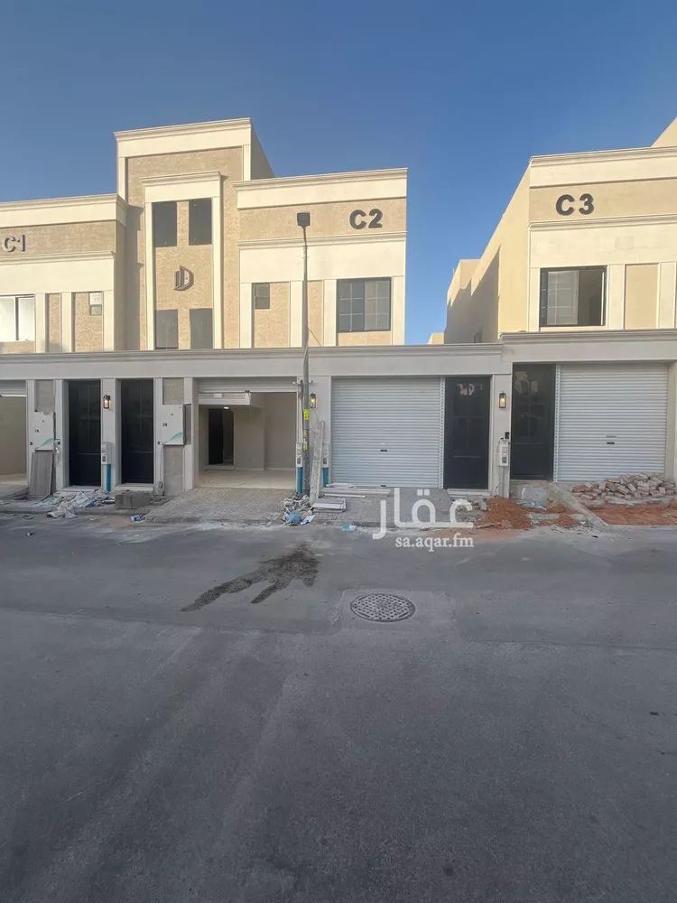 دور للبيع في شارع كعب بن زهير, حي شبرا, مدينة الرياض, منطقة الرياض