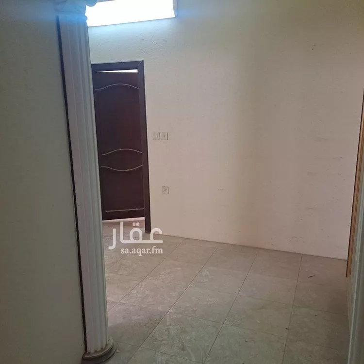 فيلا للبيع في شارع شرف الدين بن بدران, حي السويدي, مدينة الرياض, منطقة الرياض صورة 2