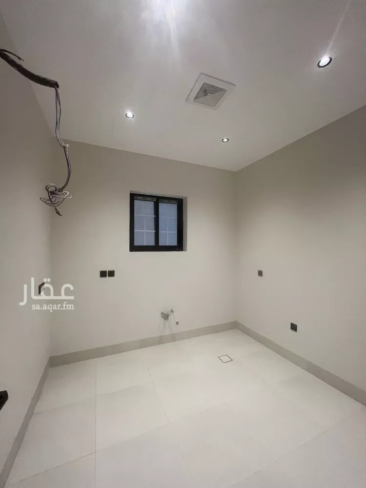 دور للبيع في شارع كعب بن زهير, حي شبرا, مدينة الرياض, منطقة الرياض صورة 3